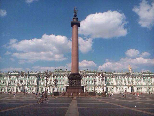 圣彼得堡艺术广场