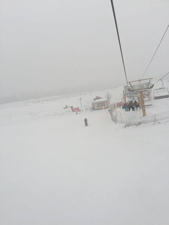 雪莲山高尔夫球场(乌鲁木齐店)