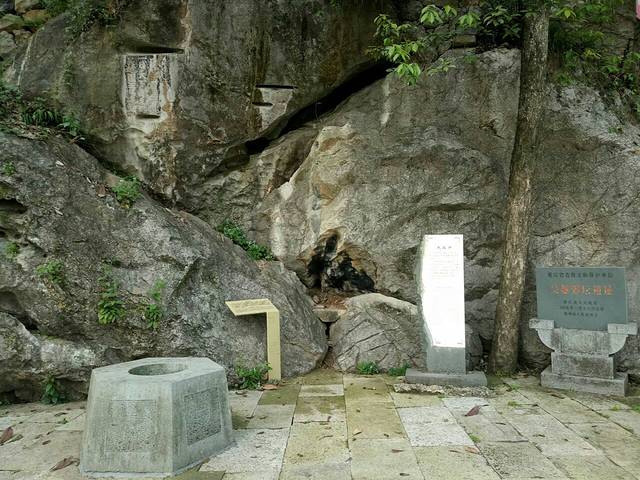 杭州西湖风景名胜区-灵华洞