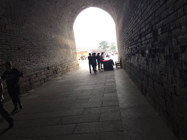 中国民族图书馆