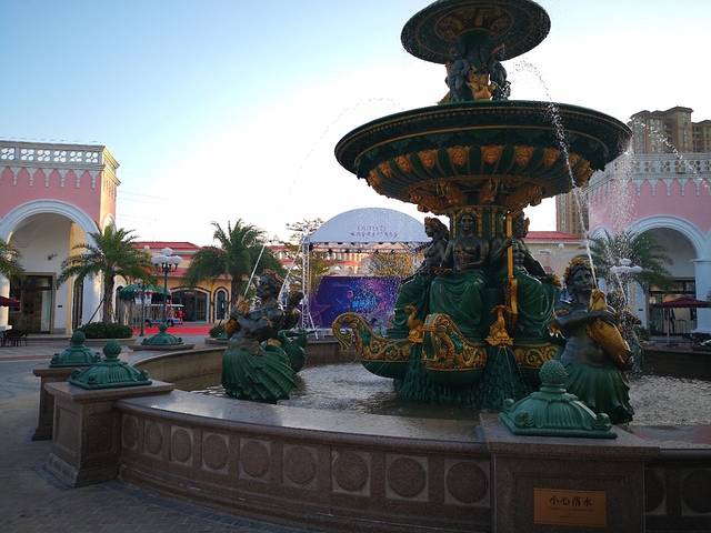 世纪金源奥特莱斯购物广场