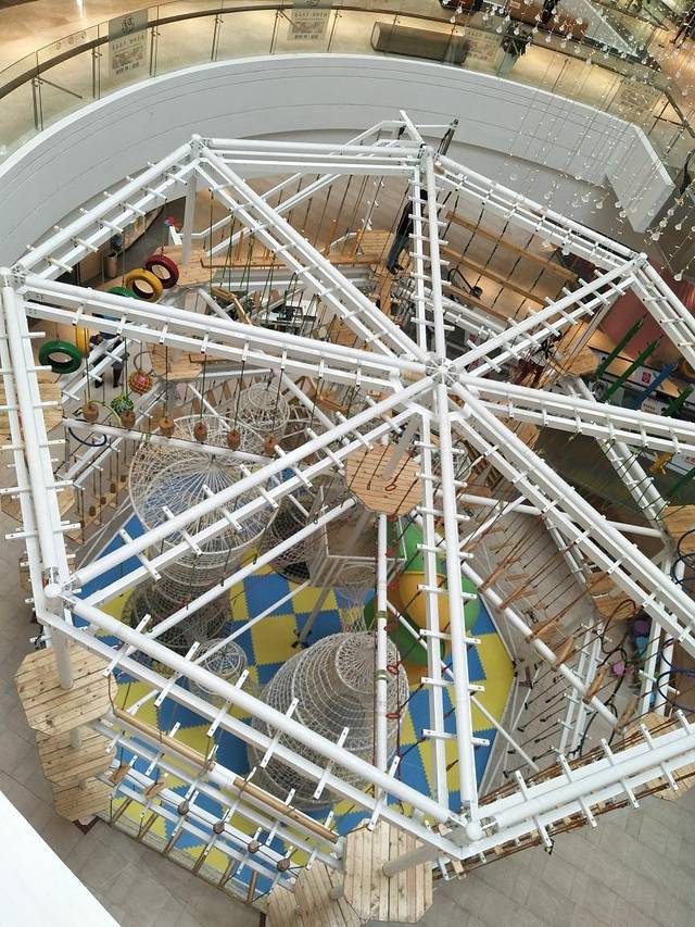 王府井购物中心(南充店)