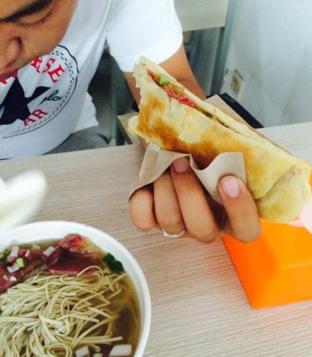 河间一绝驴肉火烧