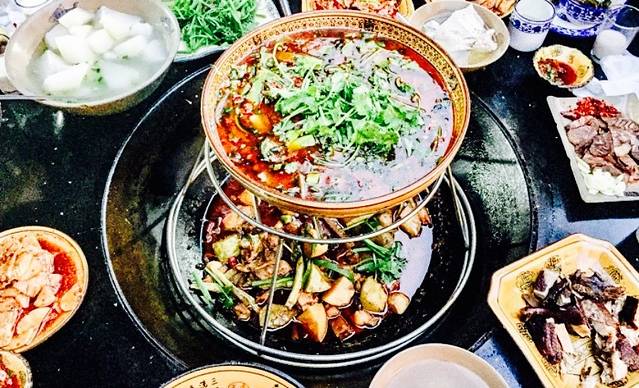 山湖别院柴火烧鸡