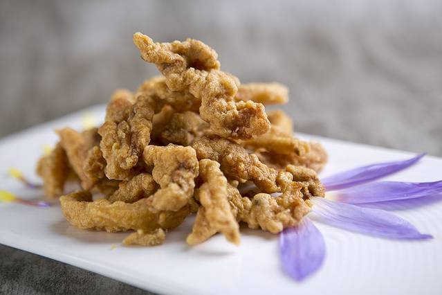 爱酸不吃醋功夫酸菜鱼(崂山利群金鼎广场店)