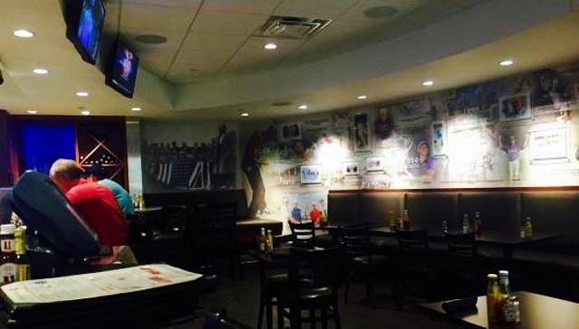 Ike's Food and Cocktails