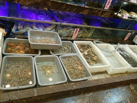 乐园路海鲜一条街