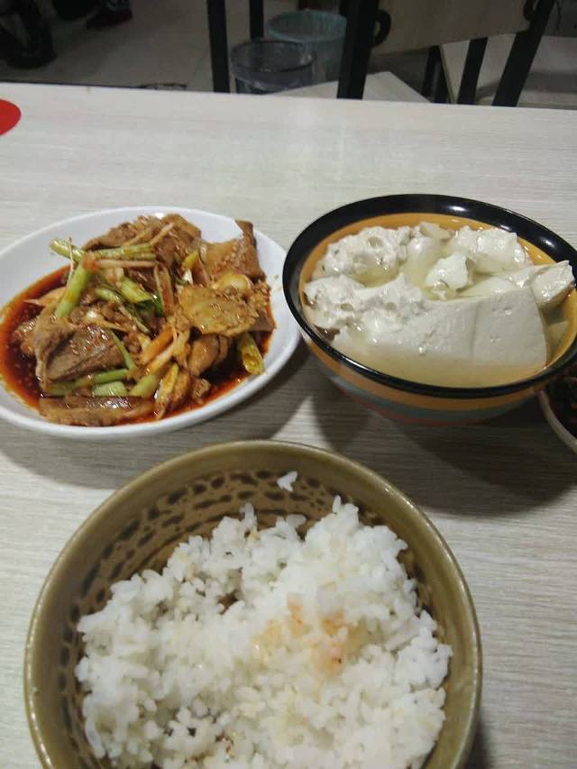 口口香肥肠血旺(湾河东街店)