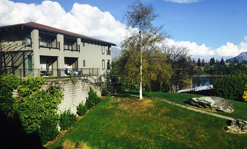 COPTHORNE RESORT LAKEFRONT HOTEL
