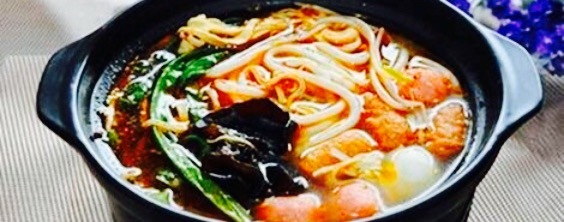 华师傅过桥米线(十九街店)