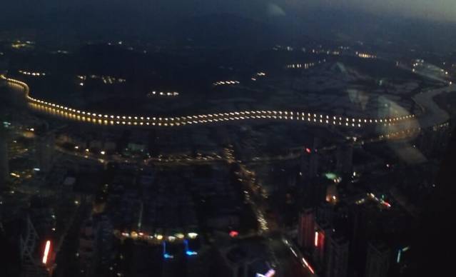 瑞吉酒店·Social秀餐厅·云端自助·俯瞰湾区