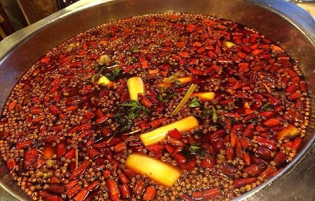 俏中俏馋嘴蛙火锅(永宁门店)