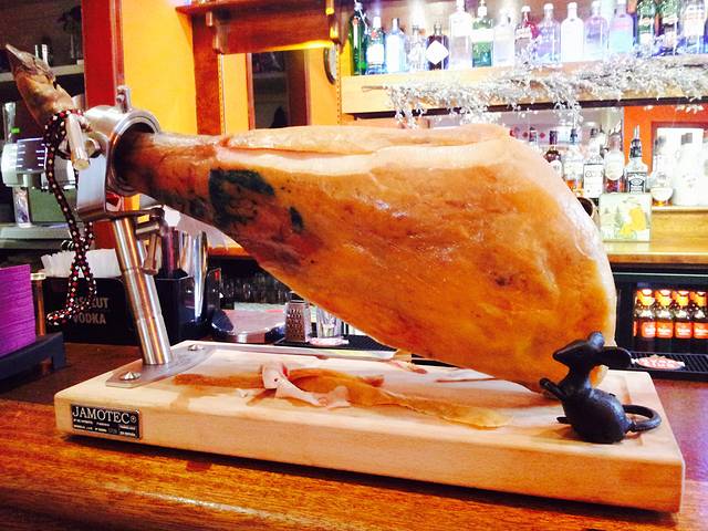 Sol y Sombra Tapas Bar