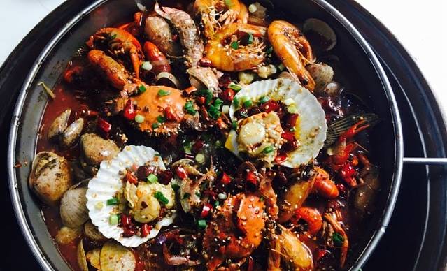 咱屯子锅台鱼(西安大路店)