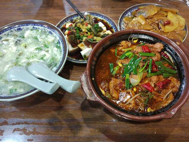 集佰坊大众饭堂(航头店)