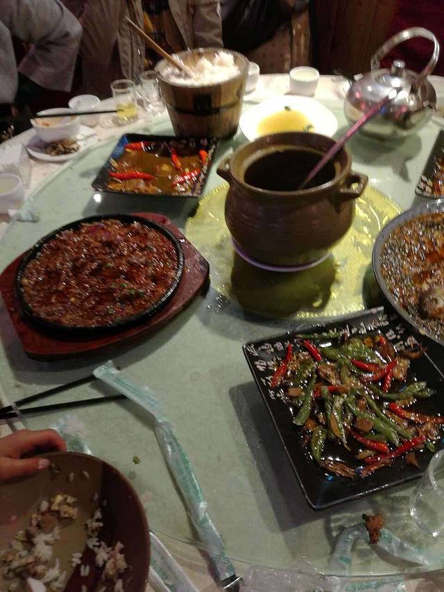 思味居瓦缸饭庄(五里墩中街店)