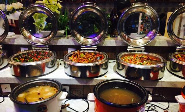 金滏山烤肉·海鲜·火锅自助餐厅(襄阳万达店)