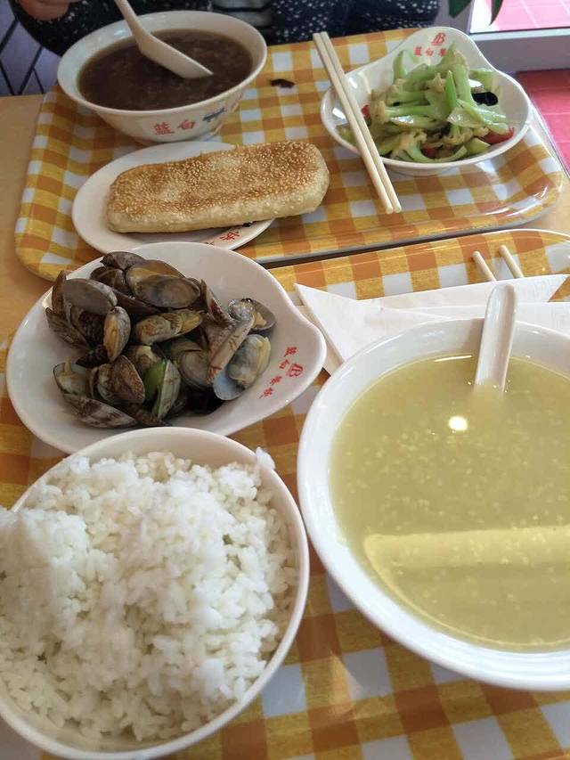 蓝白自选餐厅(松霞路店)