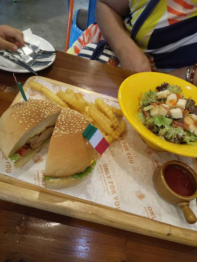 花伦意式轻食站(长沙店)