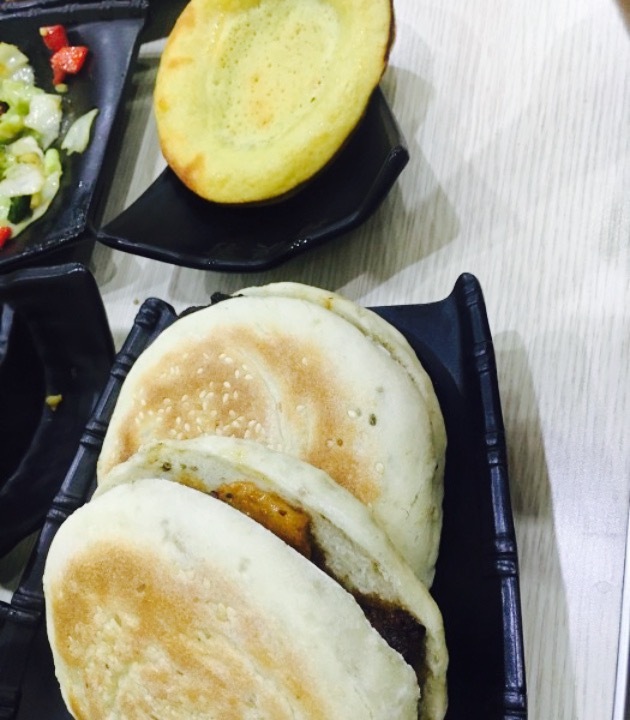 烙馍村臻品私坊菜