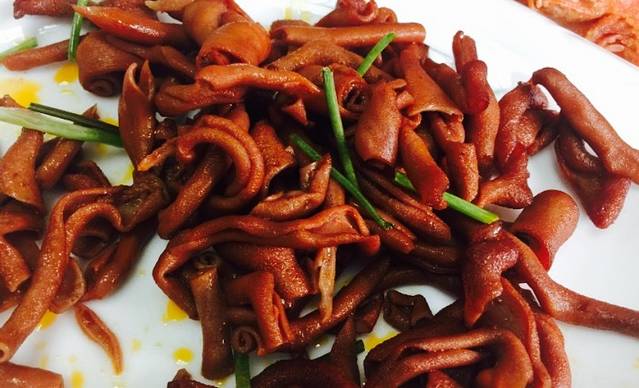 金谷园酒楼(紫贵庄园西南)