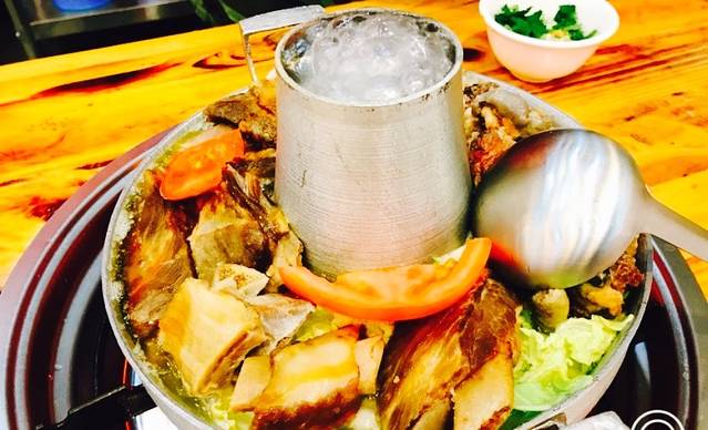 花姐野生菌腊排骨火塘花园餐厅