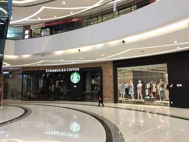 星巴克(昆明西山万达广场店)