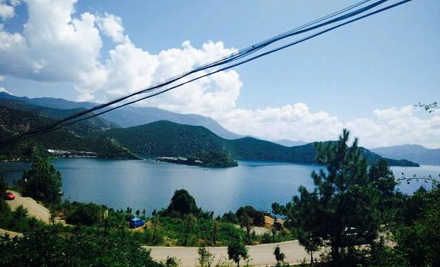 农家蒸汽石锅鱼