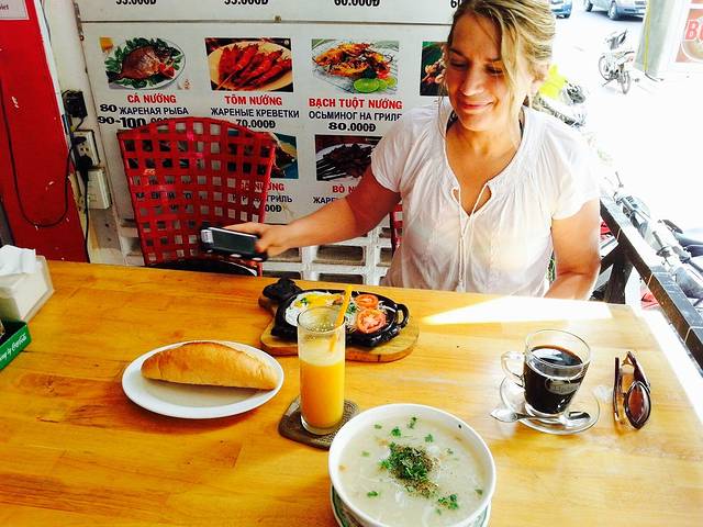 Kim Cafe Restaurant and Bar