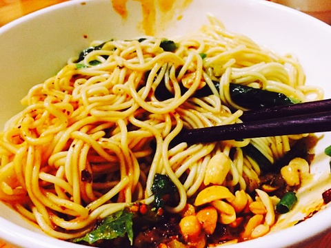 重庆老太婆摊摊面