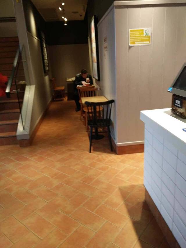 肯德基(阜南百货大楼店)