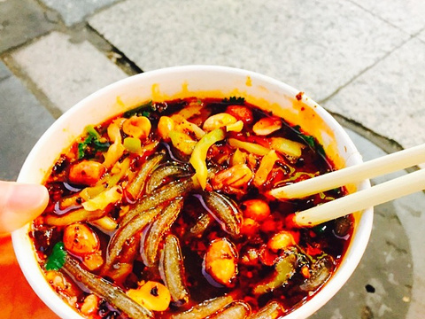 2019重庆八哥酸辣粉(东门步行街店)_旅游攻略_门票_地址_游记点评,深