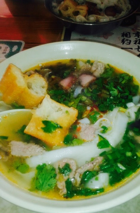 渔鱼鲜酸菜鱼粉(白阳南路店)