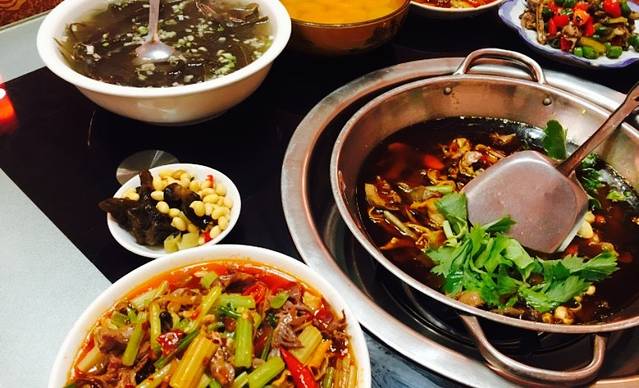 李记重庆黔江鸡杂王(中柏路店)