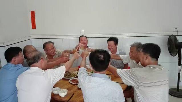 夏家大锅台炖鱼馆