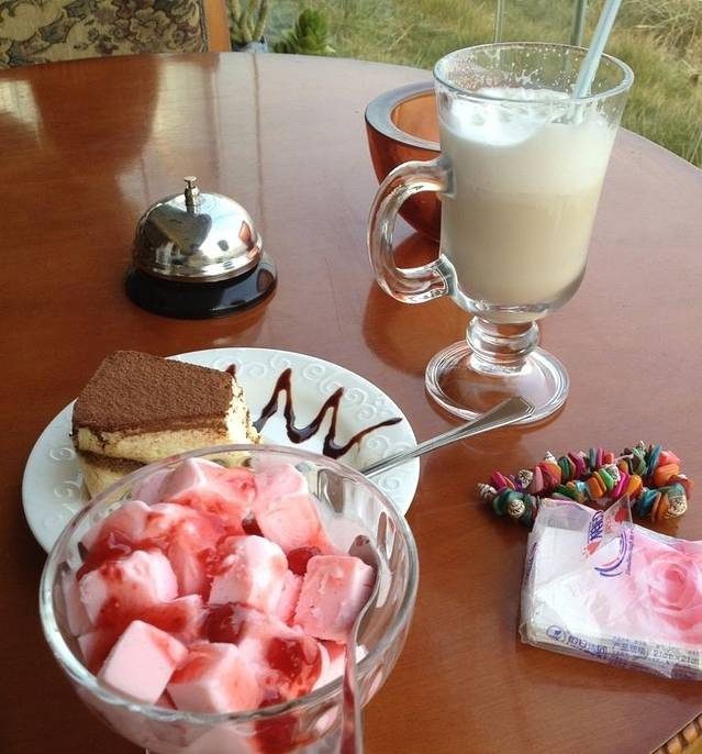 Waveside coffee 依浪园