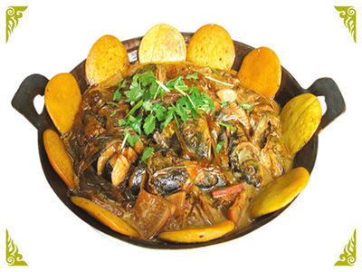 白洋淀柴锅炖鱼