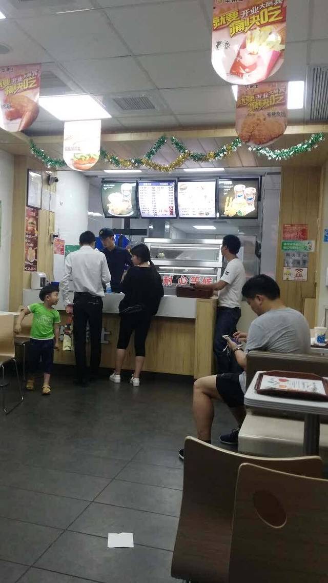 华莱士·全鸡汉堡(临泉路店)