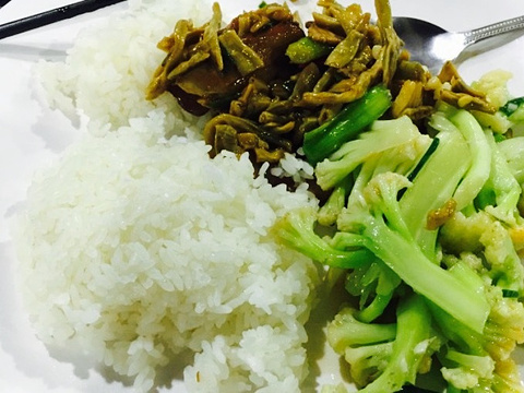 口味美自选快餐