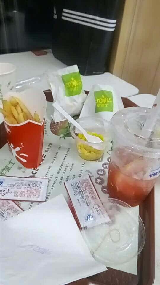 华莱士·全鸡汉堡(衡山路店)