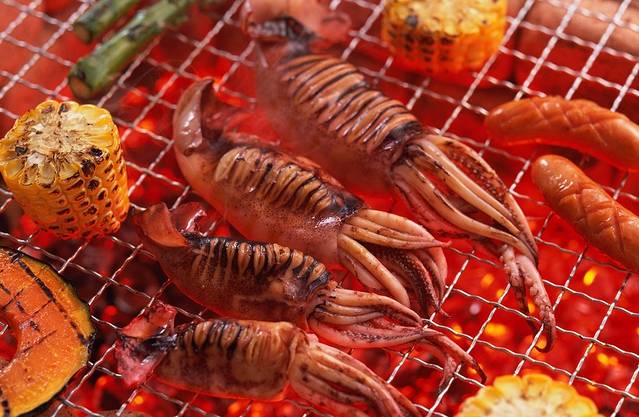 日进一片海·生腌熟醉·蒸蚝龙虾·烧烤刺身·宵夜精酿(三里屯总店)