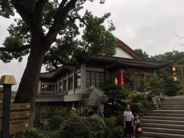 雷峰塔·藕香居餐厅