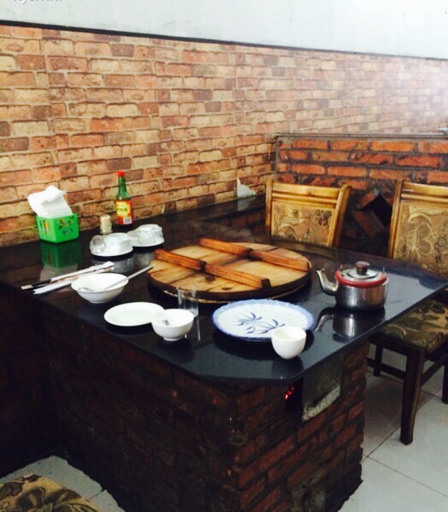 山河屯铁锅炖(五一南路店)