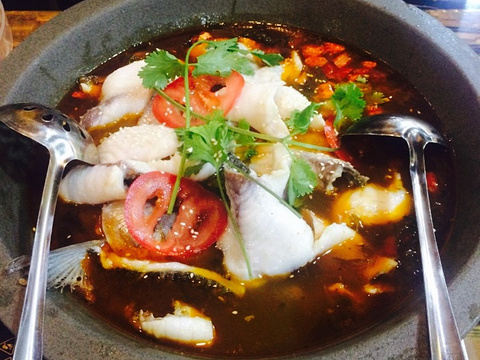 鱼来鱼往原生态石锅鱼·烤活鱼