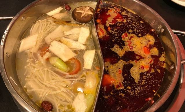 重庆熬家老火锅(徐汇绿地缤纷城店)