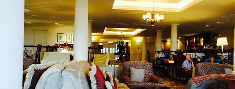 The Lounge & Bar