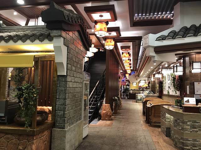 布依狮子楼·酸笋牛肉·鱼(广场北路店)