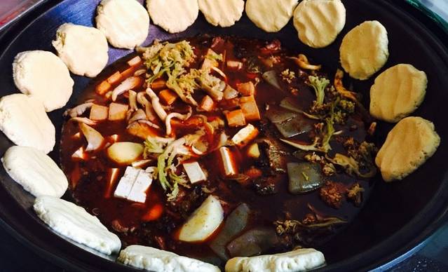 仲家乡村铁锅炖