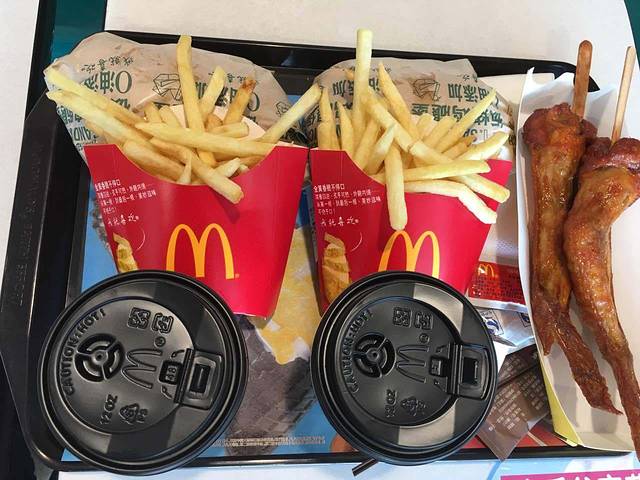 麦当劳(滑翔店)