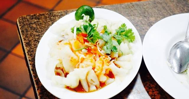 中峇鲁海南起骨鸡饭